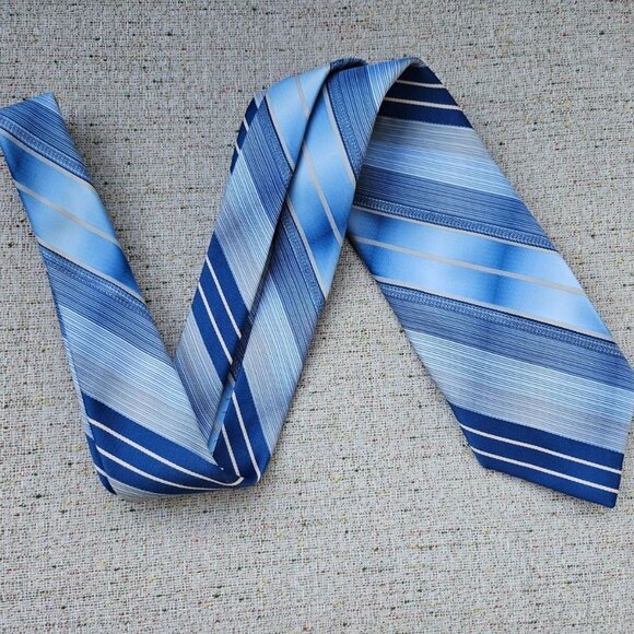 Wembley Men Tie Blue/White Striped Classic Necktie Tie - Picture 1 of 10
